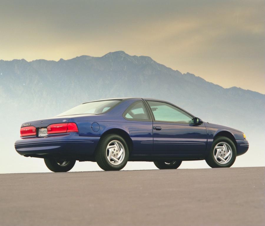  Ford Thunderbird 1990 года  (фото 2 из 8)